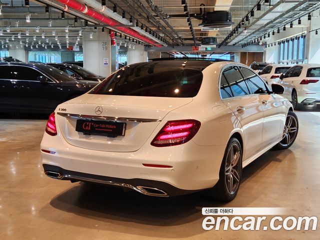 Mercedes-Benz E-Class (W213) E300 AMG Line 2017 — фото 4