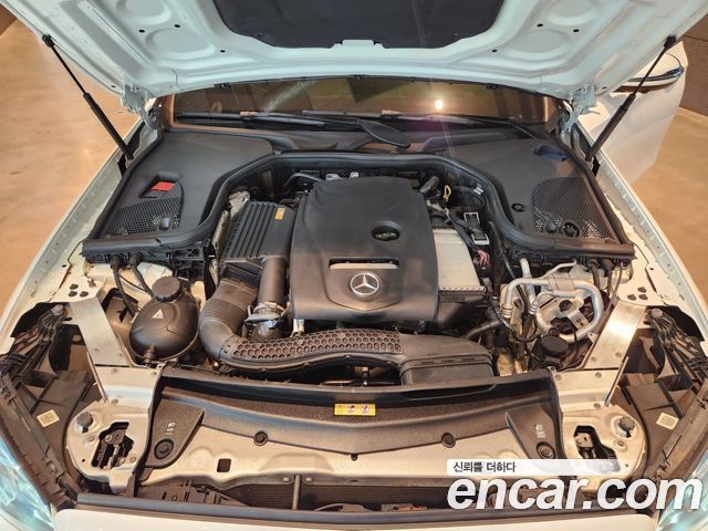 Mercedes-Benz E-Class (W213) E300 AMG Line 2017 — фото 24