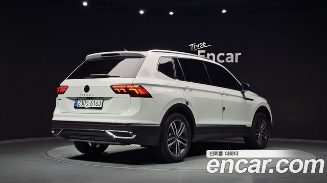 Volkswagen Tiguan Allspace 2.0 TSI Prestige 2023 — фото 2
