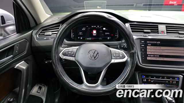 Volkswagen Tiguan Allspace 2.0 TSI Prestige 2023 — фото 13