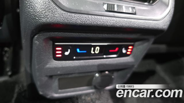 Volkswagen Tiguan Allspace 2.0 TSI Prestige 2023 — фото 28
