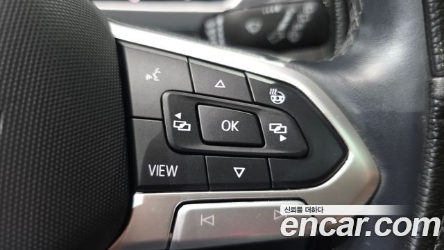 Volkswagen Tiguan Allspace 2.0 TSI Prestige 2023 — фото 34