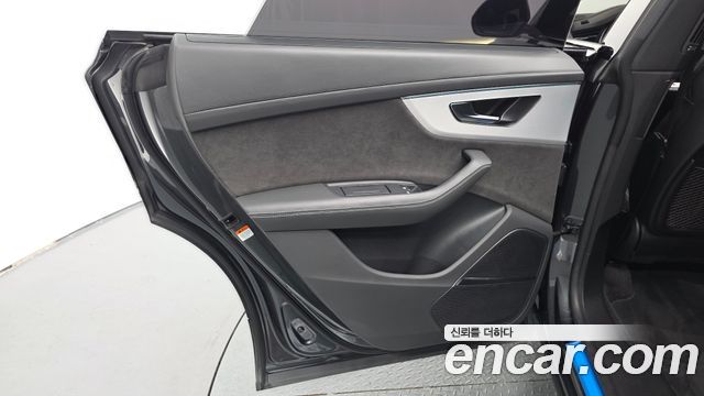 Audi Q8 (4M) 55 TFSI Quattro Premium 2021 — фото 25