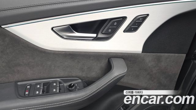 Audi Q8 (4M) 55 TFSI Quattro Premium 2021 — фото 31