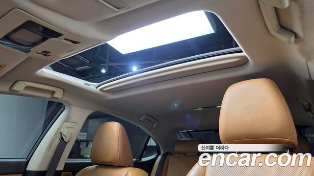 Lexus ES300h Executive XV60 2017 — фото 16