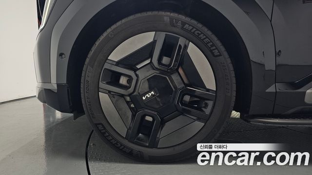 Kia EV9 Long Range 4WD GT Line 2024 — фото 5