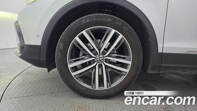Volkswagen Tiguan (II) 2.0 TDI 4Motion Prestige 2023 — фото 5