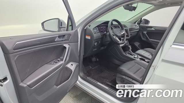 Volkswagen Tiguan (II) 2.0 TDI 4Motion Prestige 2023 — фото 10