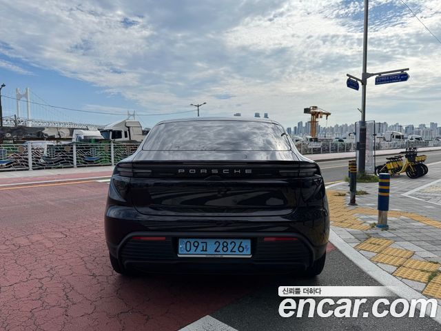 Porsche Macan EV 4S 2025 — фото 16