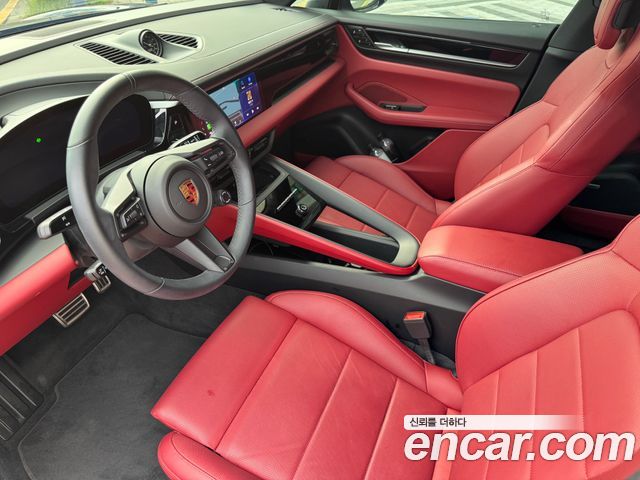Porsche Macan EV 4S 2025 — фото 18