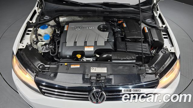Volkswagen Jetta 1.6 TDI Blue Motion 6th 2014 — фото 6