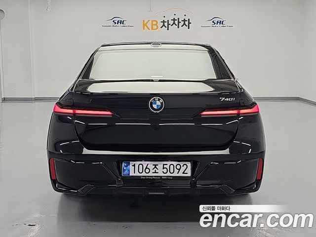BMW 7 Series (G70) 740i sDrive M Sport 2023 — фото 2