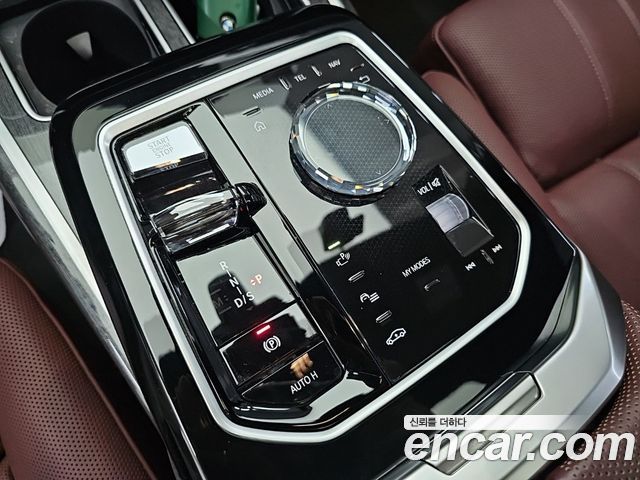 BMW 7 Series (G70) 740i sDrive M Sport 2023 — фото 8