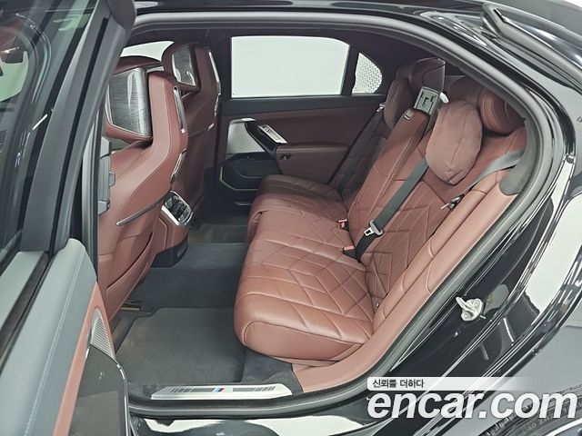 BMW 7 Series (G70) 740i sDrive M Sport 2023 — фото 16