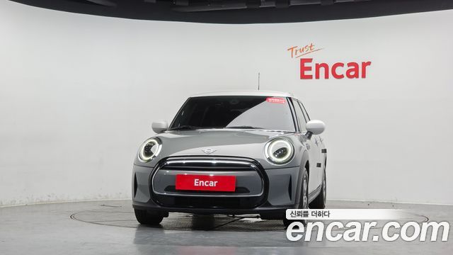 MINI Cooper 5Door Classic Third Generation 2023 — фото 3