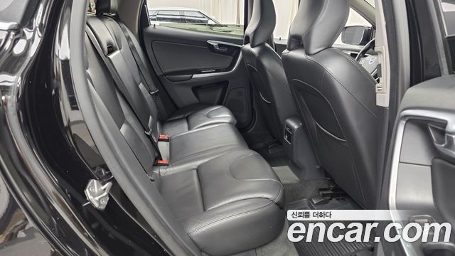 Volvo XC60 D3 1st 2017 — фото 12