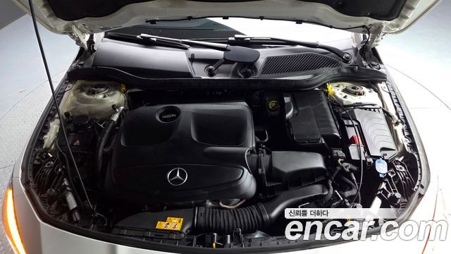 Mercedes-Benz CLA-Class (C117) CLA220 AMG Line 2018 — фото 6