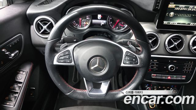 Mercedes-Benz CLA-Class (C117) CLA220 AMG Line 2018 — фото 13