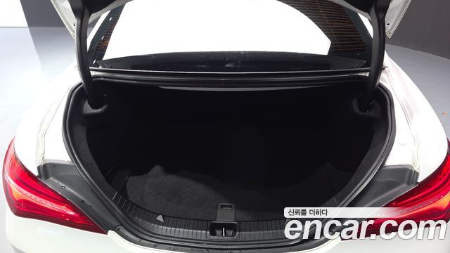 Mercedes-Benz CLA-Class (C117) CLA220 AMG Line 2018 — фото 16