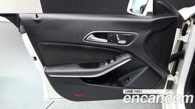Mercedes-Benz CLA-Class (C117) CLA220 AMG Line 2018 — фото 24