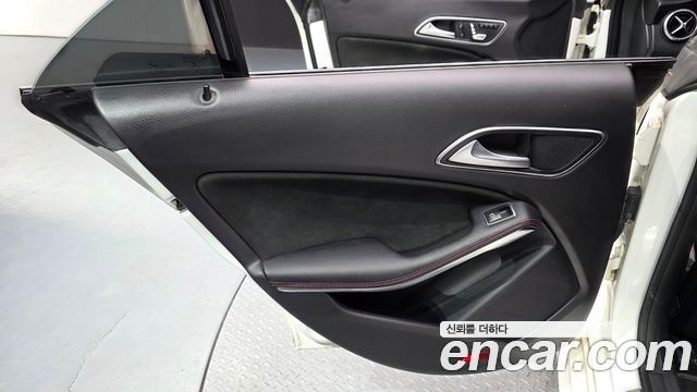Mercedes-Benz CLA-Class (C117) CLA220 AMG Line 2018 — фото 25