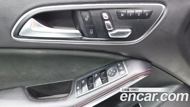Mercedes-Benz CLA-Class (C117) CLA220 AMG Line 2018 — фото 27