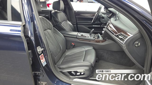 BMW 7 Series (G11) 730Ld xDrive 2016 — фото 11