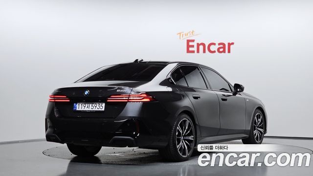 BMW 5 Series (G60) 530i xDrive M Sport 2024 — фото 2
