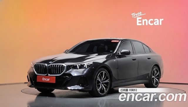 BMW 5 Series (G60) 530i xDrive M Sport 2024 — фото 1