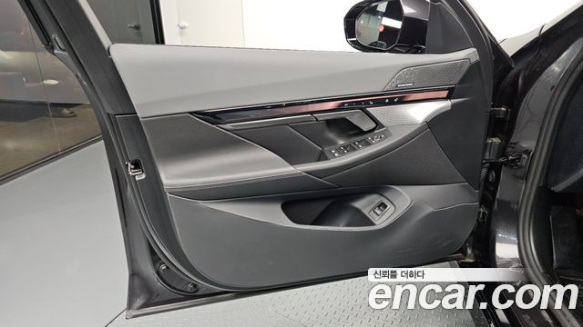 BMW 5 Series (G60) 530i xDrive M Sport 2024 — фото 24