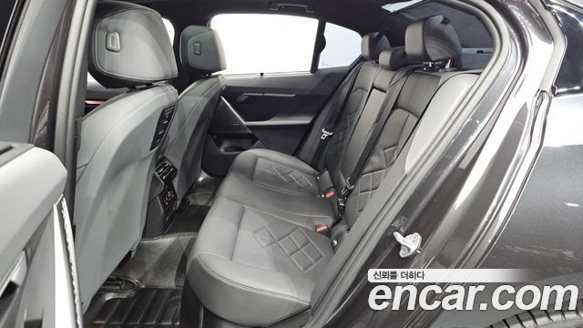BMW 5 Series (G60) 530i xDrive M Sport 2024 — фото 26
