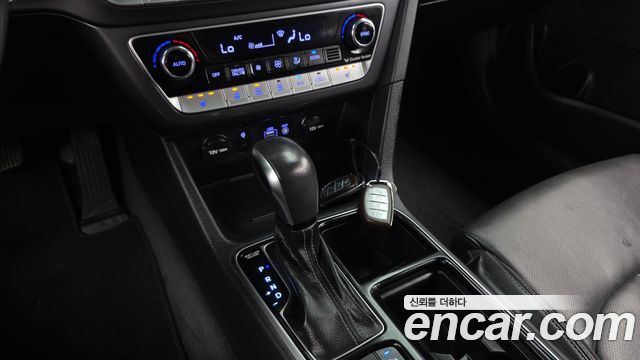 Hyundai Sonata New Rise Hybrid Modern 2019 — фото 9