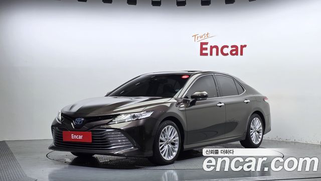 Toyota Camry (XV70) 2.5 XLE Hybrid 2019 — фото 1