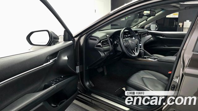 Toyota Camry (XV70) 2.5 XLE Hybrid 2019 — фото 10