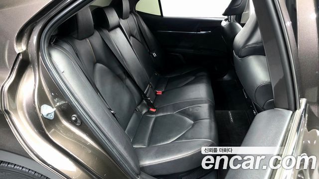 Toyota Camry (XV70) 2.5 XLE Hybrid 2019 — фото 12