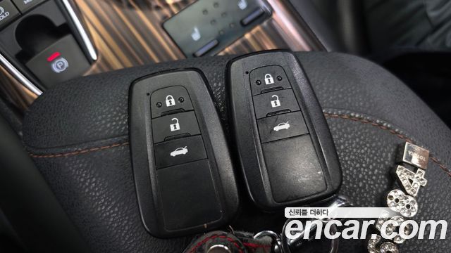 Toyota Camry (XV70) 2.5 XLE Hybrid 2019 — фото 17
