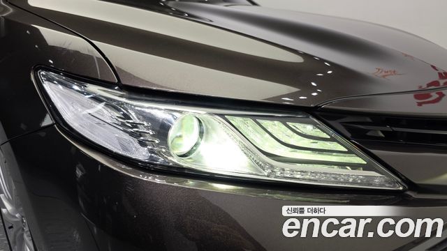 Toyota Camry (XV70) 2.5 XLE Hybrid 2019 — фото 22