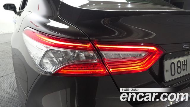 Toyota Camry (XV70) 2.5 XLE Hybrid 2019 — фото 23