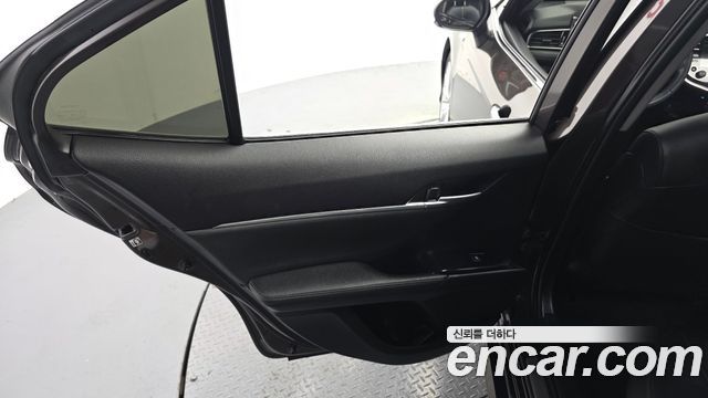 Toyota Camry (XV70) 2.5 XLE Hybrid 2019 — фото 25