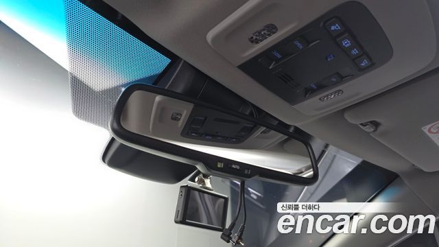 Toyota Camry (XV70) 2.5 XLE Hybrid 2019 — фото 32