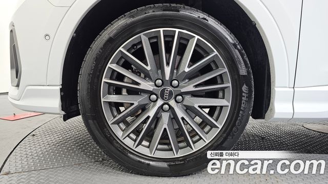 Audi Q3 (F3) 40 TFSI Quattro Premium 2024 — фото 5