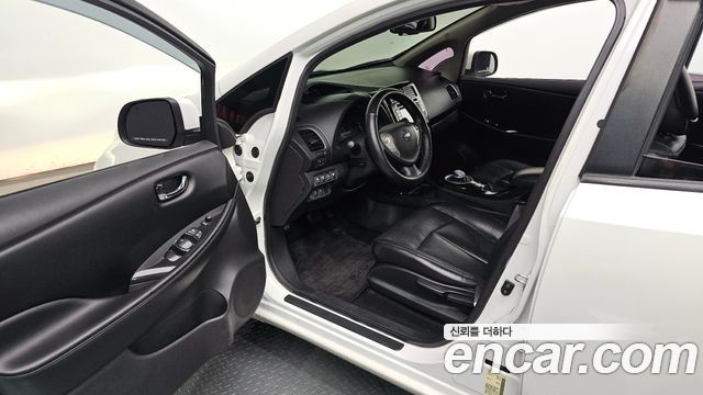 Nissan Leaf EV 2015 — фото 10
