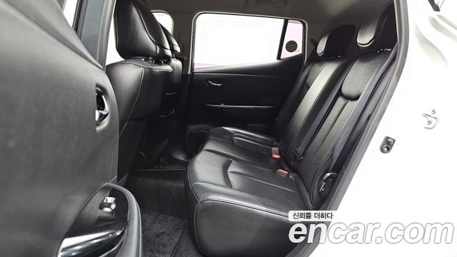 Nissan Leaf EV 2015 — фото 11