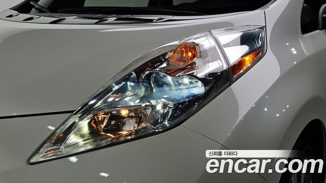 Nissan Leaf EV 2015 — фото 22