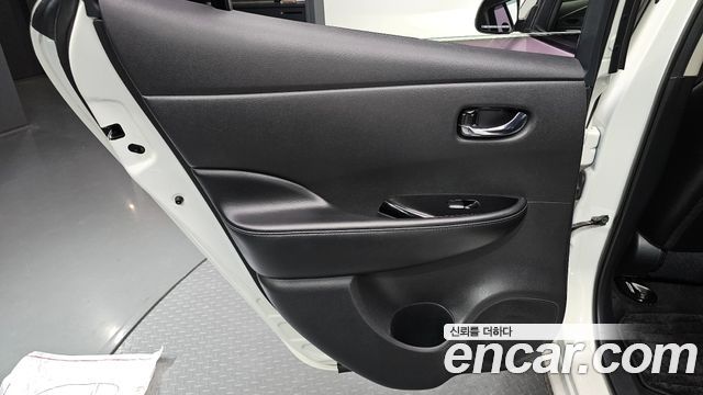 Nissan Leaf EV 2015 — фото 25