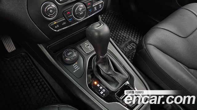 Jeep Cherokee (KL) 2.4 Limited AWD 2021 — фото 9