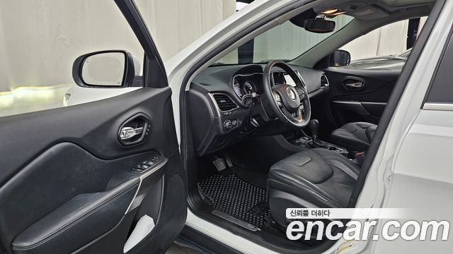 Jeep Cherokee (KL) 2.4 Limited AWD 2021 — фото 10