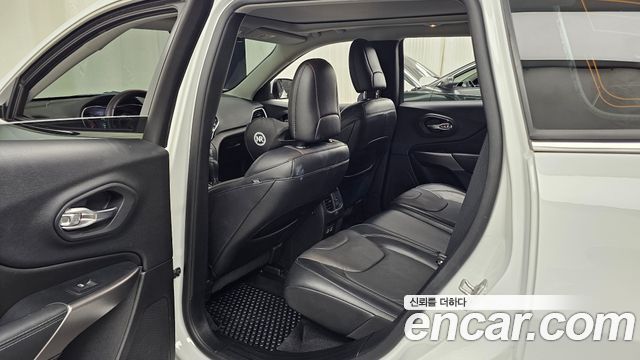 Jeep Cherokee (KL) 2.4 Limited AWD 2021 — фото 11