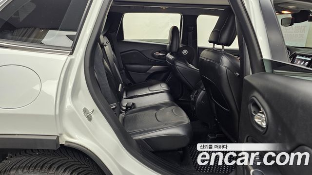 Jeep Cherokee (KL) 2.4 Limited AWD 2021 — фото 12