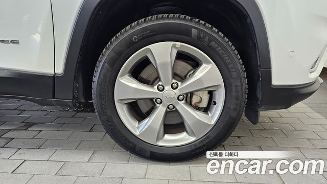 Jeep Cherokee (KL) 2.4 Limited AWD 2021 — фото 21
